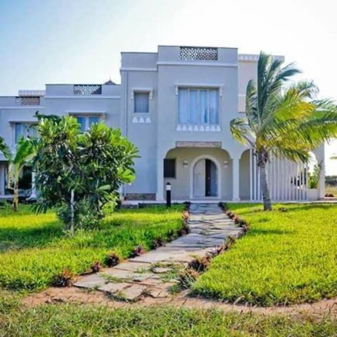 White Villa - Paparemo Beach Watamu Kültér fotó