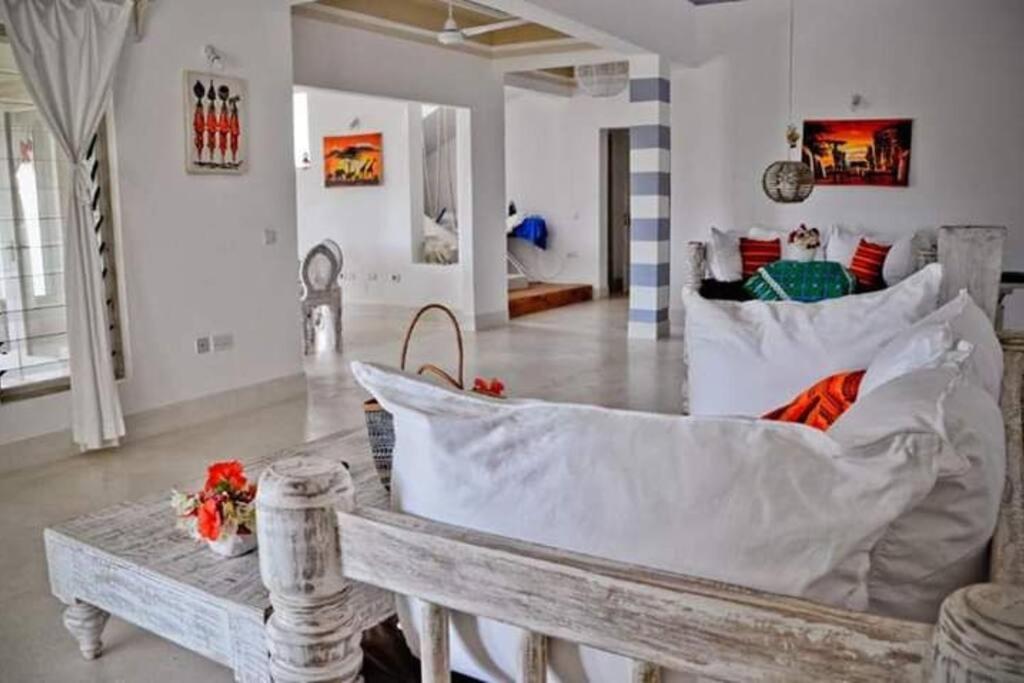 White Villa - Paparemo Beach Watamu Kültér fotó